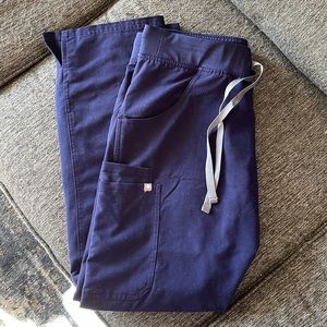 Figs Kade cargo scrub pants in navy